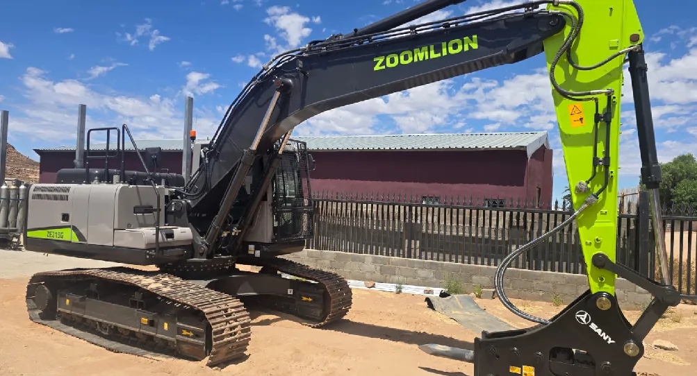 Zoomlion 22-ton excavators with bucket and hammer attachments